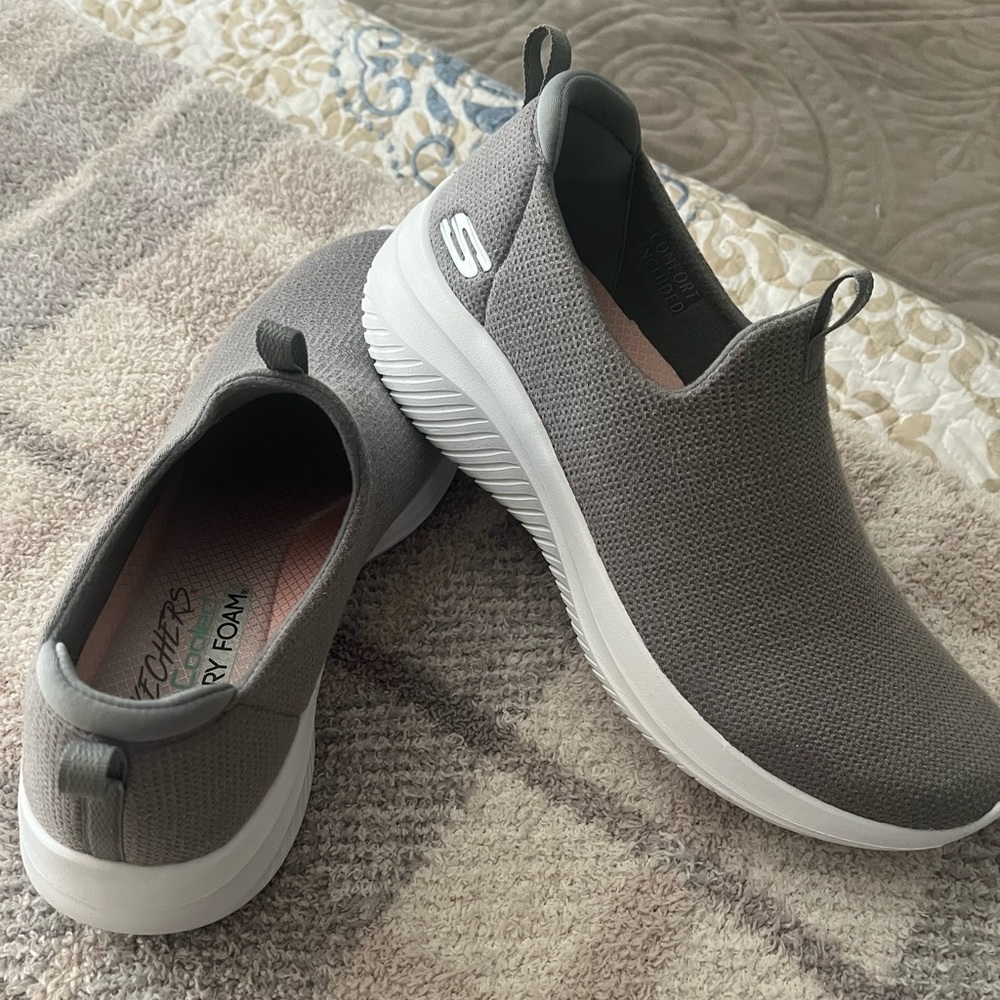 Skechers for the walking woman. Super comfortable. Brand new.